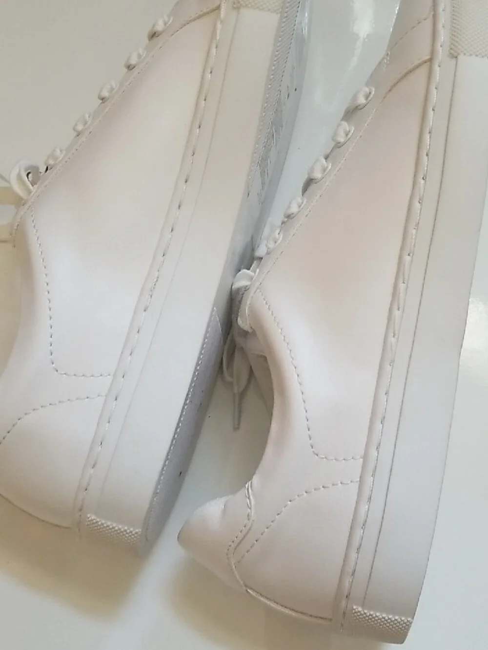 Banana Republic White Men's Low-Top Sneakers